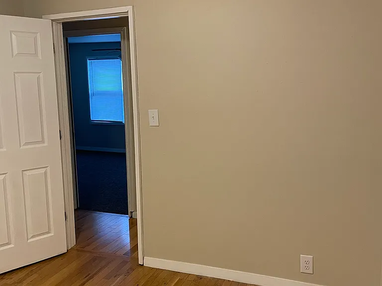 1003 Newton Ct — Photo 6
