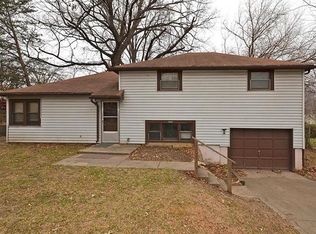 626 NE 44th St, Kansas City, MO 64116