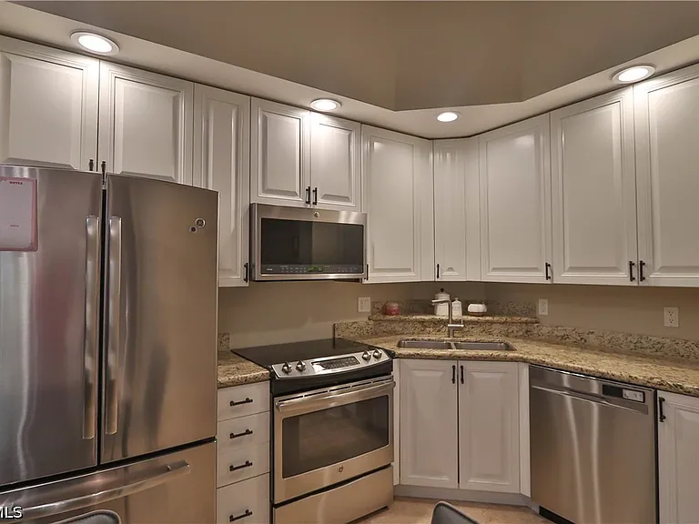 2825 Palm Beach Blvd #116 — Photo 18