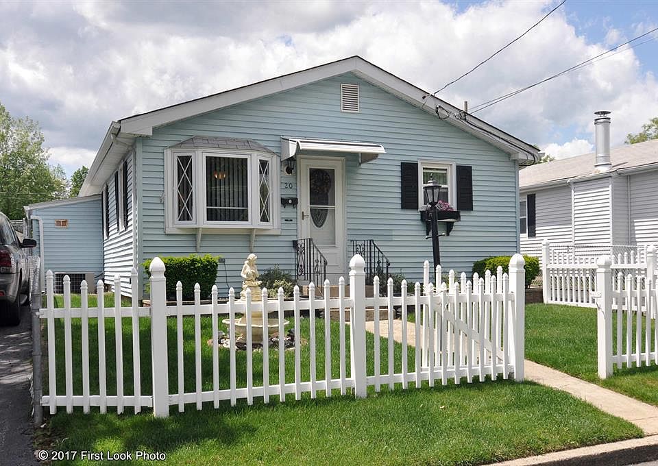 1st image of 20 Hawthorne St