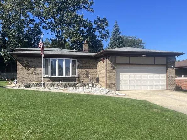 3004 S Lynn Ct, Mount Prospect, IL 60056