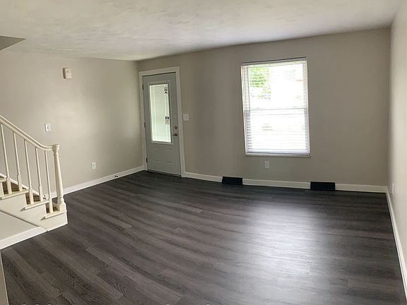 5th image of 485 Melissa Ct