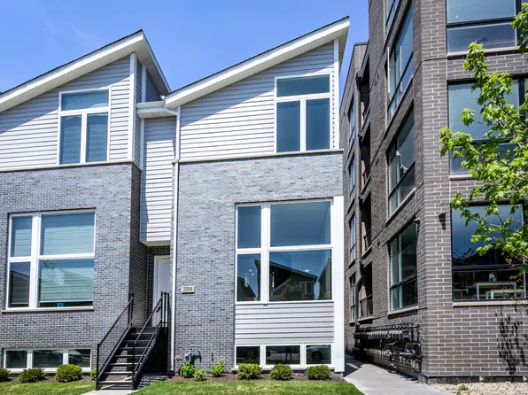 2914 S Hillock St, Chicago, IL 60608
