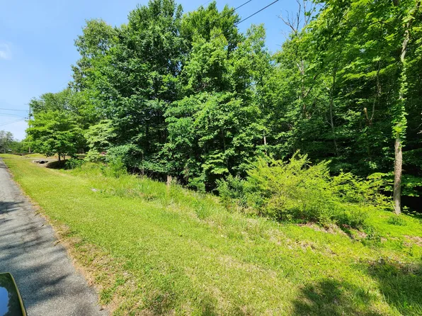 4 Highland Lake Rd, Union Hall, VA 24176