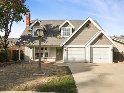 905 N Oakwood Court, Visalia, CA, 93291