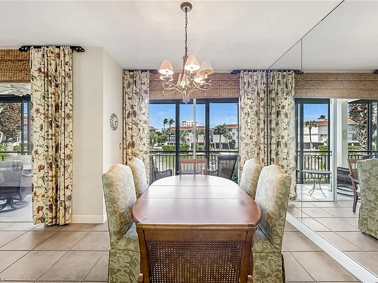 2216 Gulf Shore Blvd N #R3 — Photo 6