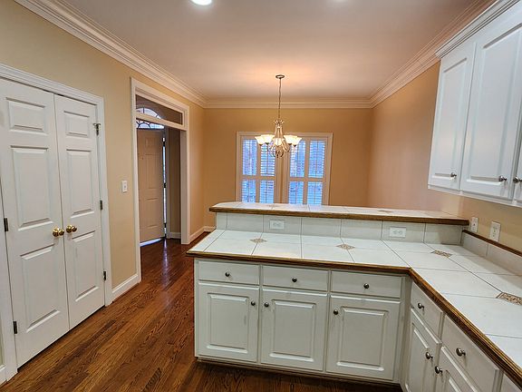 5th image of 3033 Woods Walk Way