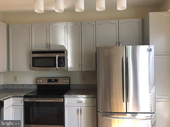 4th image of 13121 Englishwood Ln