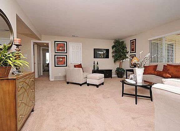 3rd image of 1625 Marina Ct Unit B