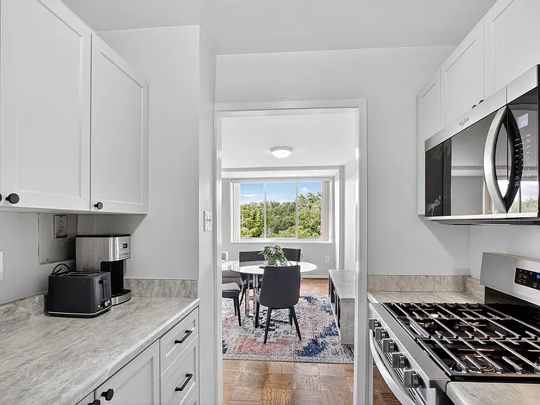 10401 Grosvenor Pl #808 — Photo 1