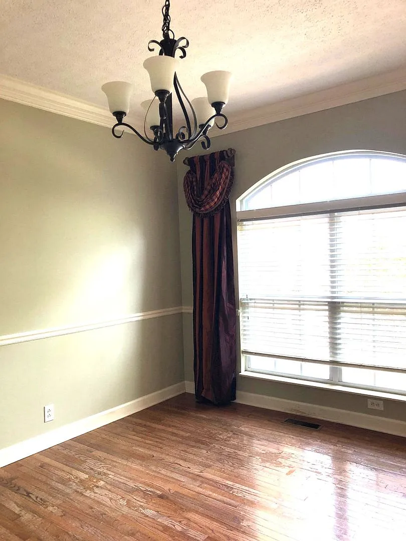 4-Bedroom Home in Hendersonville! — Photo 4