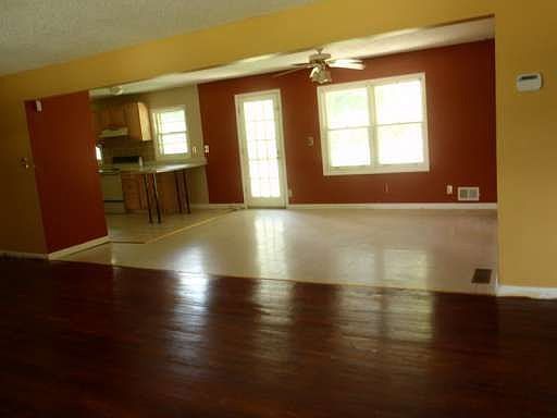 2nd image of 591 Mimosa Dr
