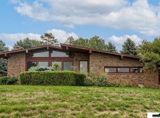 7503 Silver Valley Rd, Omaha, NE 68152