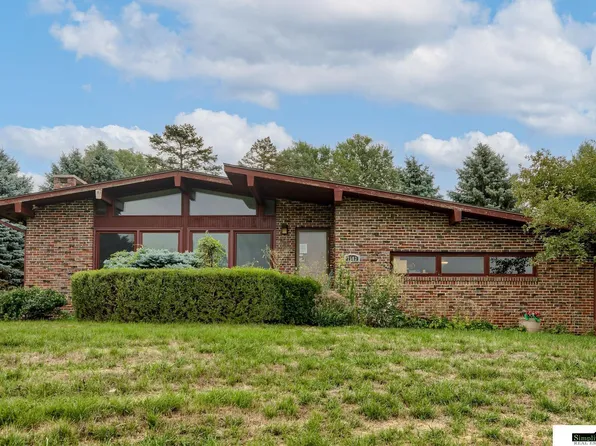 7503 Silver Valley Rd, Omaha, NE 68152