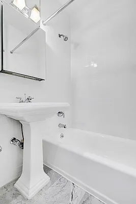 Rented by Cooper & Cooper Real Estate | media 9