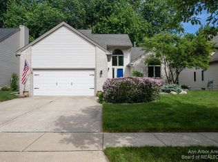 2460 Hawthorne Way, Saline, MI 48176