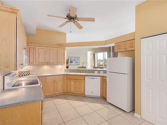 3rd image of 1520 Clermont Dr Unit 304