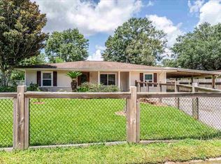 290 Triangle Dr, Vidor, TX 77662