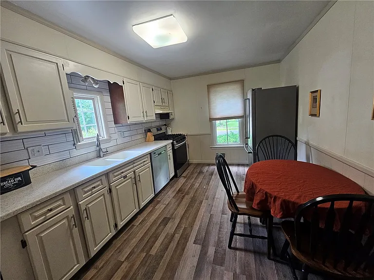 20 Boughton Ave — Photo 32