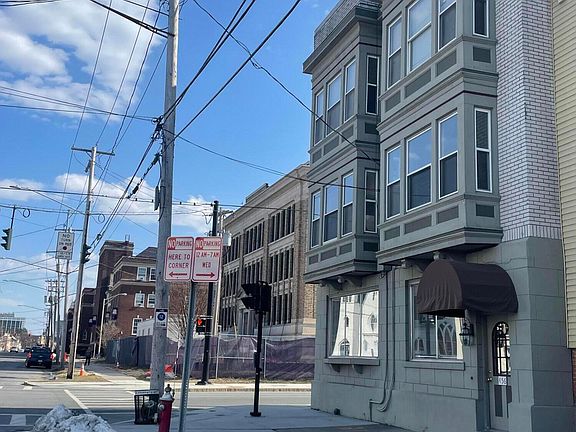 3rd image of 456 Washington Avenue