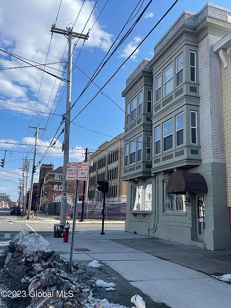 3rd image of 456 Washington Avenue