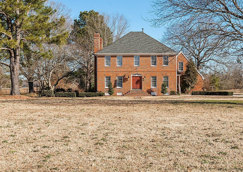 1st image of 133 Brittany Ln