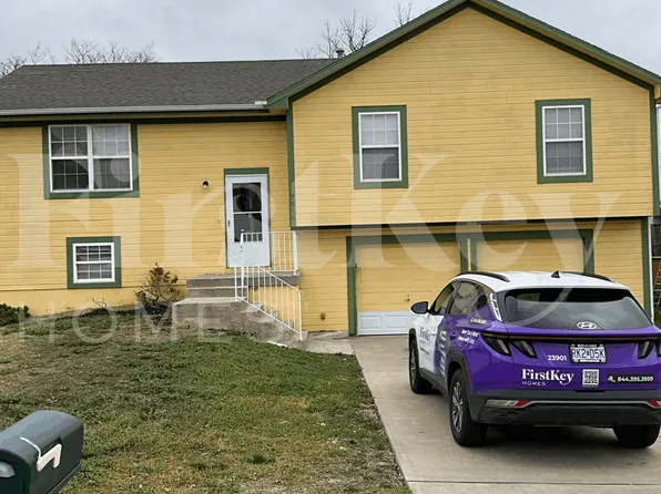 7316 E 122nd St, Grandview, MO 64030