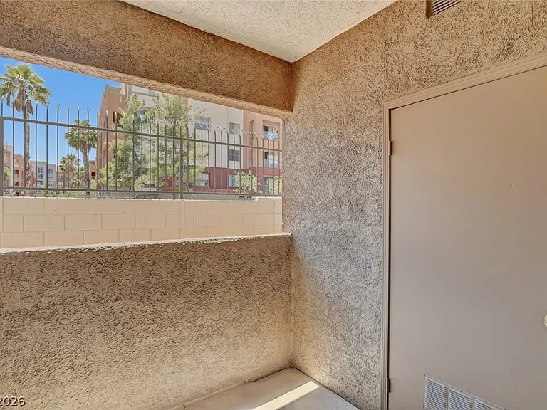 9000 Las Vegas Blvd S #1079 — Photo 35