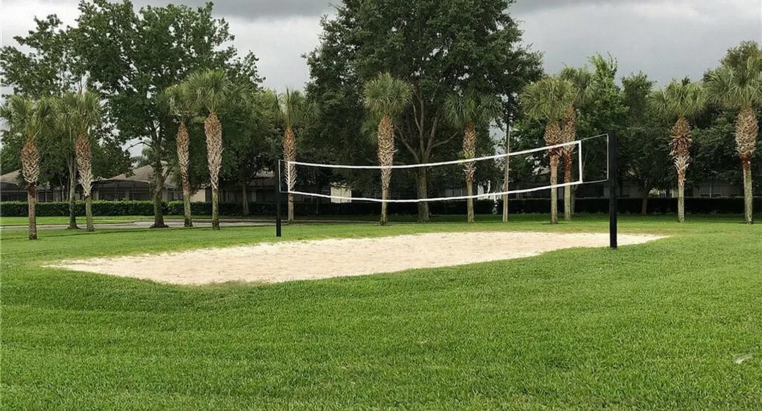 6 bed, 4.0 bath, 2820 sqft, $6,120 — Photo 4