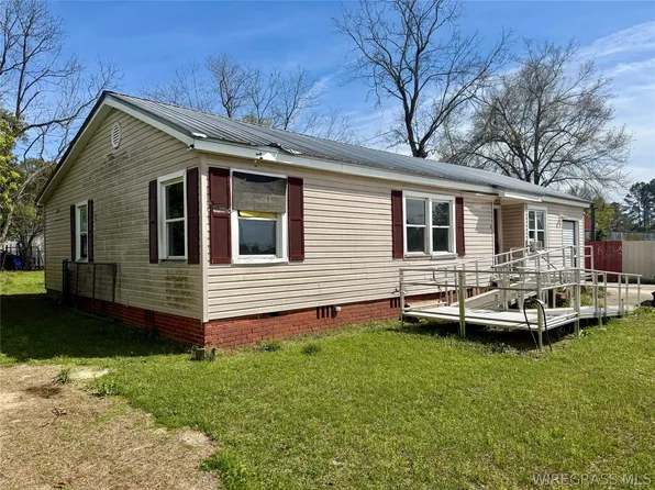 111 S Forrest St, Geneva, AL 36340