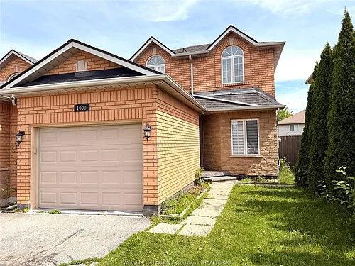 1000 Peach Blossom Cres Photo 1