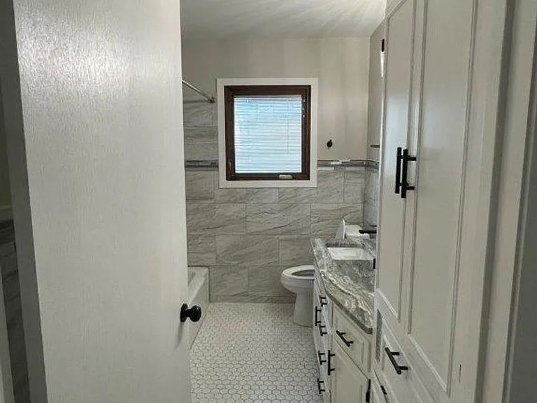 605 Kentshire Cir — Photo 18