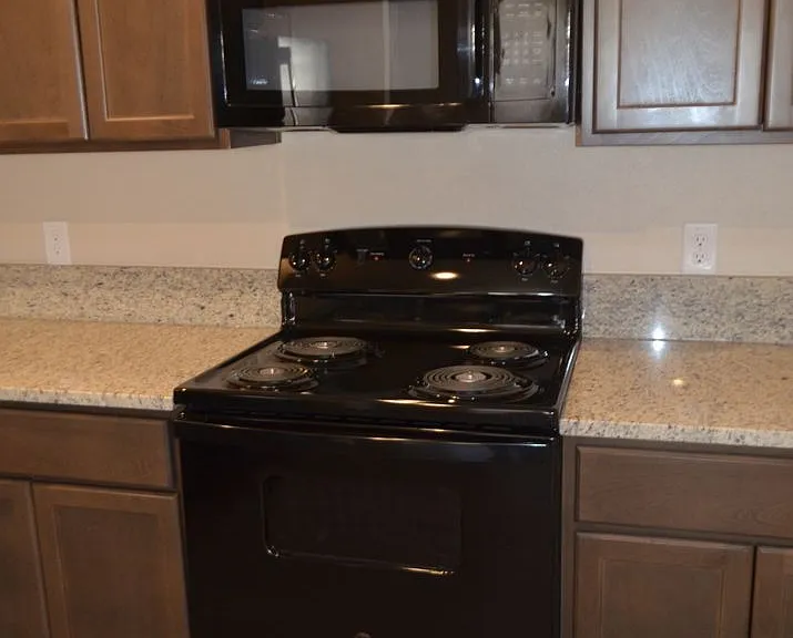 1713 Clovis Dr — Photo 6