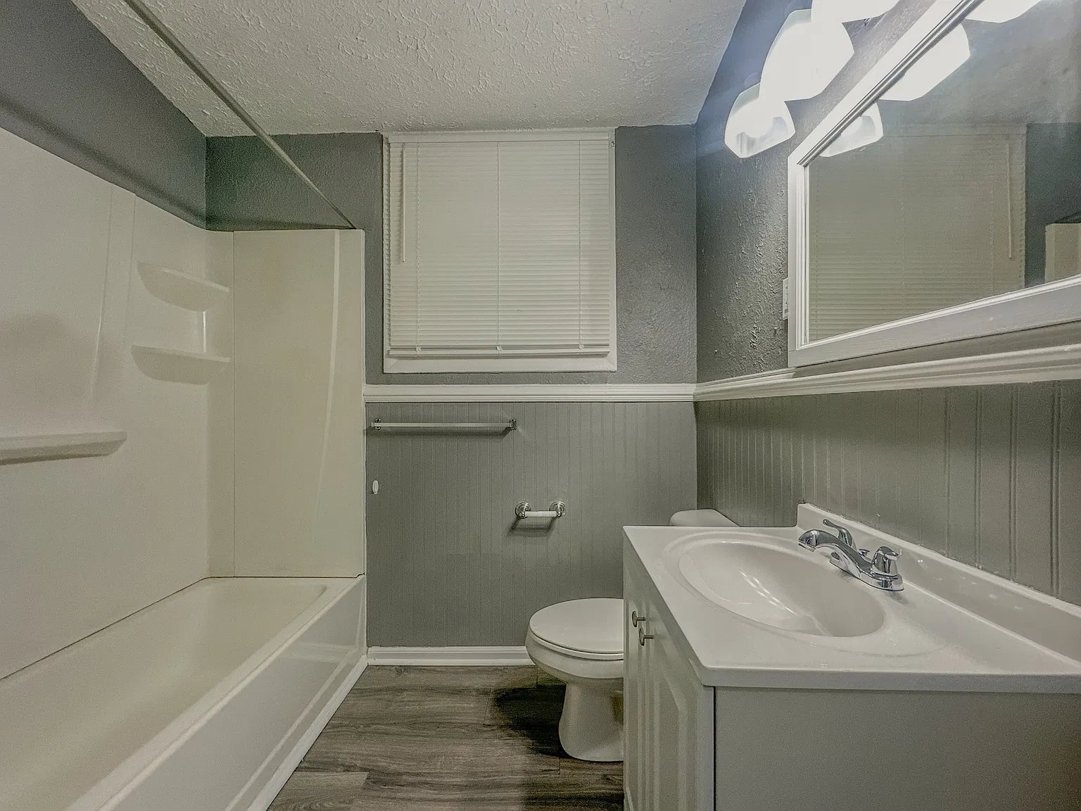 1013 Hillside Dri - 1 — Photo 4