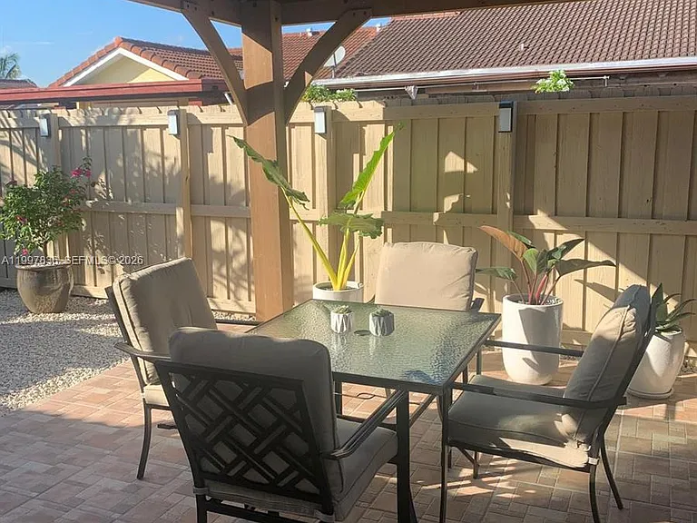 4533 SW 143rd Pl — Photo 12