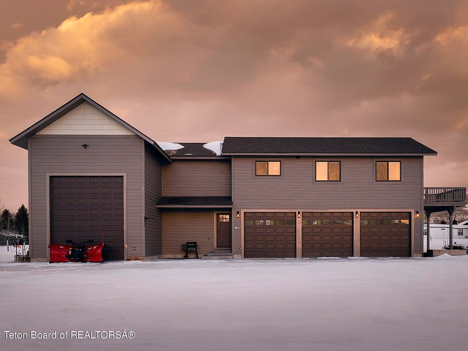 2nd image of 1100 Eldon Ln