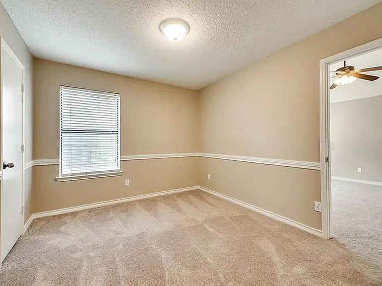 6820 Mountain Cedar Ln — Photo 5