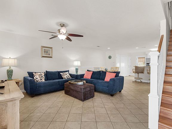 3rd image of 241 Ellis Rd Unit 27