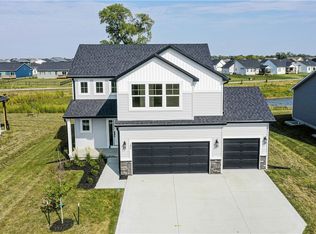 205 Creekside Dr SW, Bondurant, IA 50035