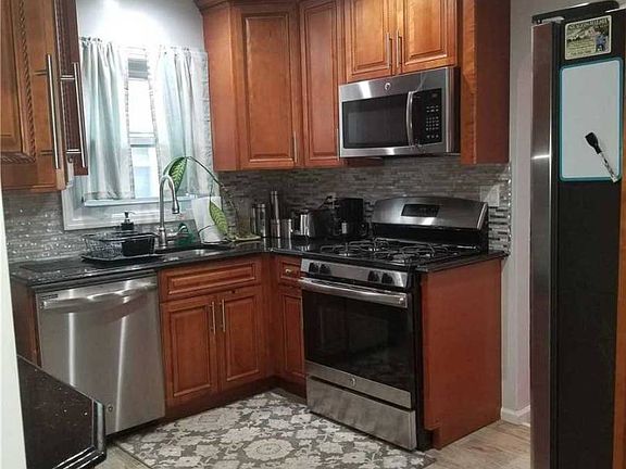5th image of 11844 204th St