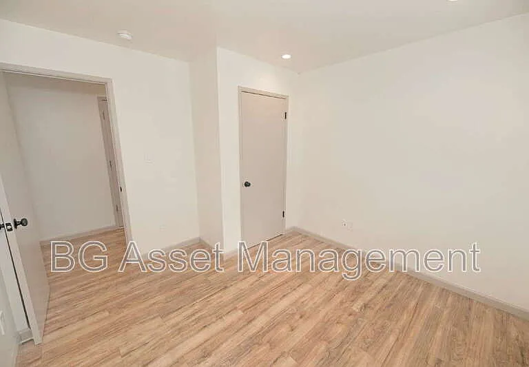 50 Frey Pl #12 — Photo 8