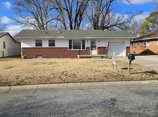 175 S Sunset Ave, Haysville, KS 67060