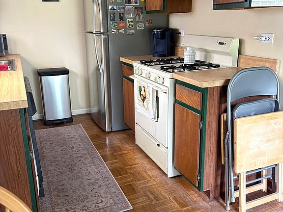 3rd image of 4483 Bell Ln