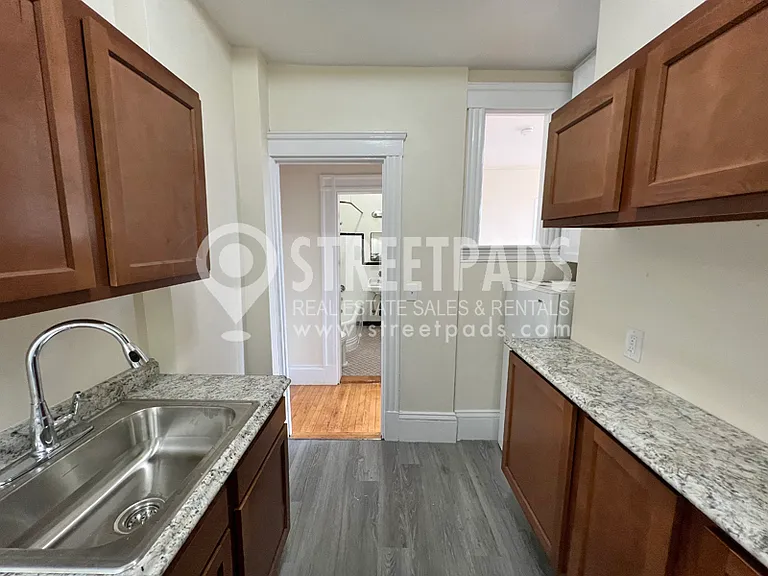 2 Ware St #303 — Photo 4