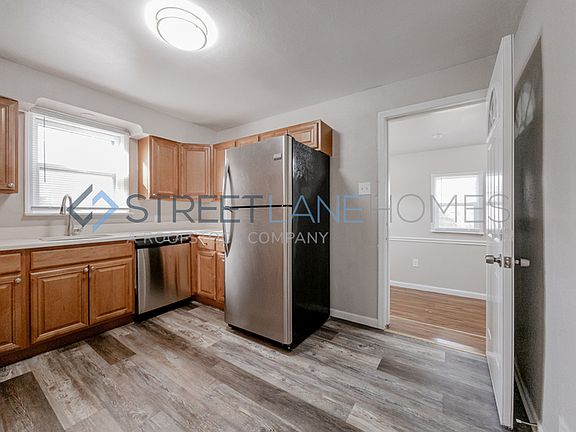 3rd image of 8627 Forest Ave