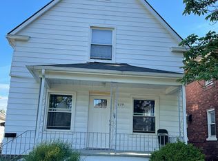 1029 Elm St, Wyandotte, MI 48192