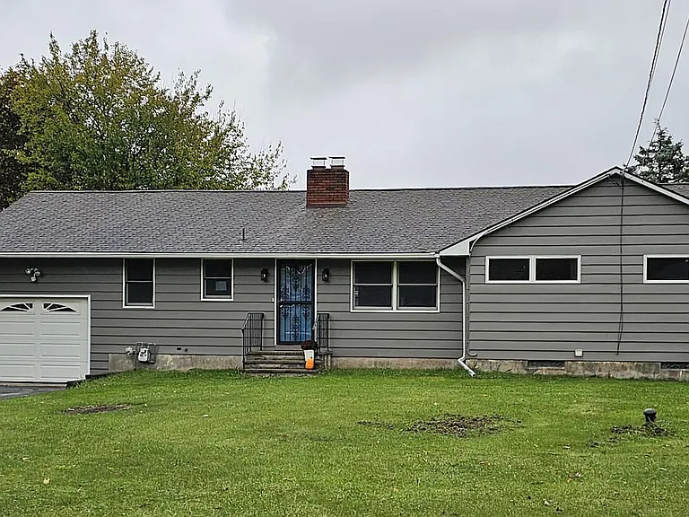 302 Palmer Dr — Photo 1