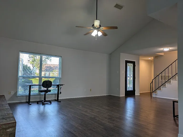 1041 Melissa Ln — Photo 7