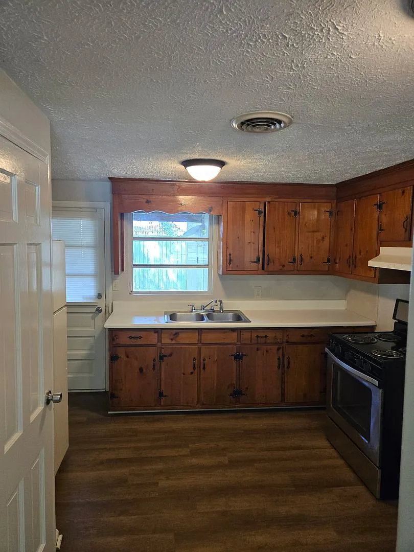 24 West 76th Street, Savannah, GA 31405 — Photo 4