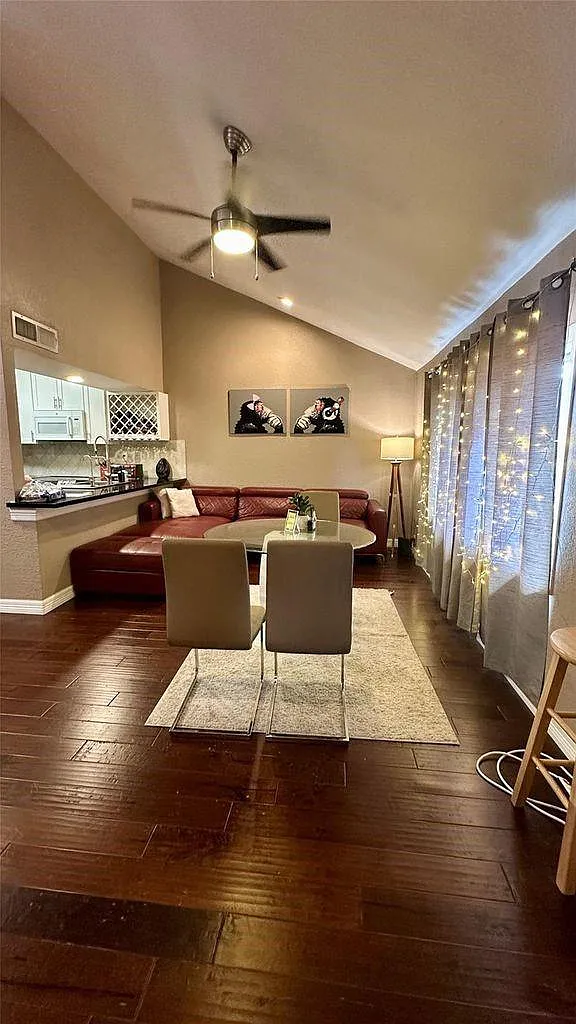 3 bed, 1.5 bath, 1299 sqft, $1,700 — Photo 4